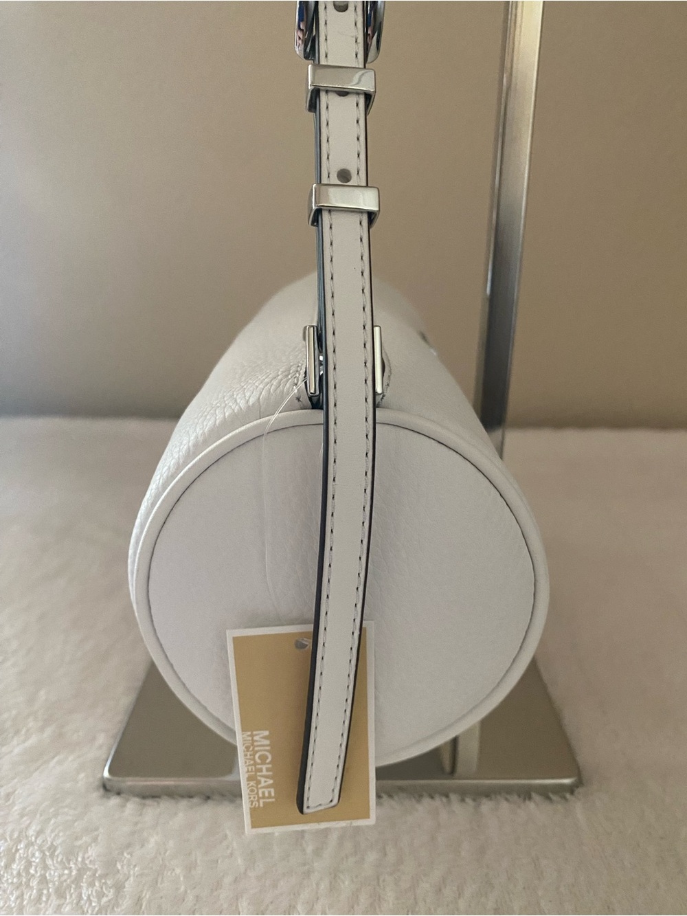 MICHAEL Michael Kors Izzy Small Barrel Bag - Optic White Shoulder Bag - Picture 4 of 13